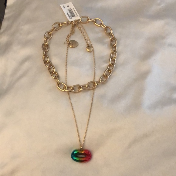 Betsey Johnson Gold Tone Layered 2PC Necklace Metallic Rainbow Lip Pendant NWT - Picture 6 of 15